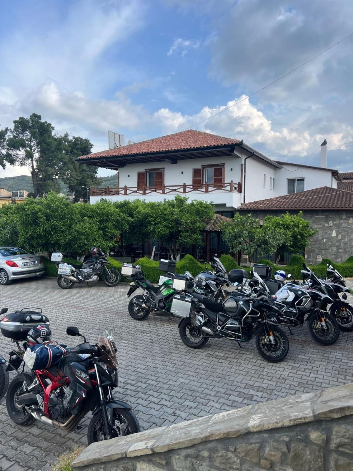 Hotel Kaceli Berat Exterior foto